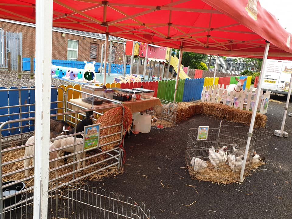 Read more about the article Farm and Nancy the milking goat all set at Tiny Tots Community Playgroup this morning???