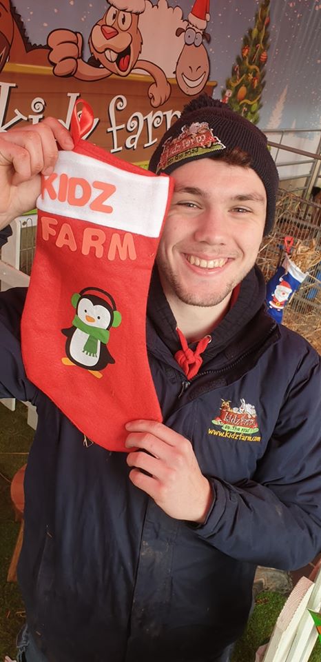 Read more about the article Craig having far to much fun this morning setting up after visiting the pound shop for some more Christmas props. ?☃️?? proud as punch managing to spell kidz farm…….